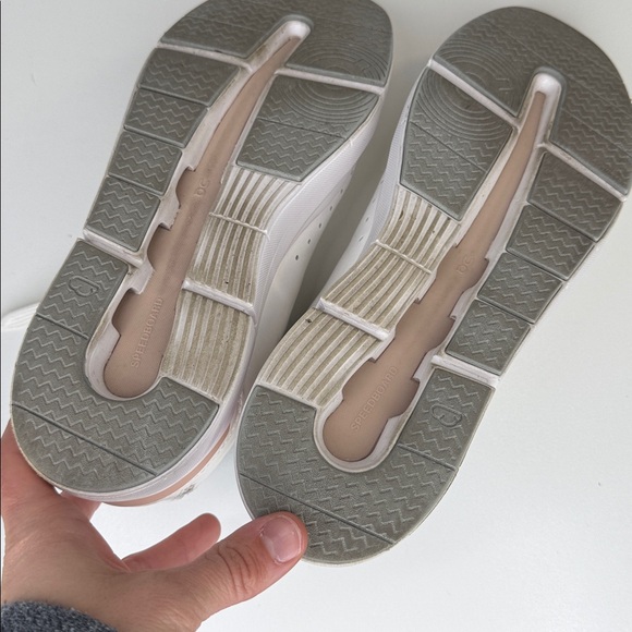 On Womens The Roger Advantage Shoes White and Rosehip size 9 - Picture 12 of 12